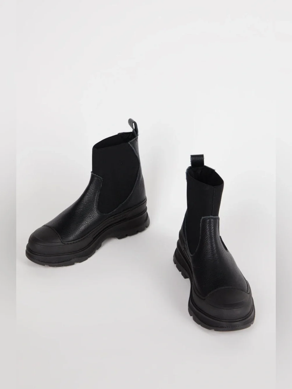 NWOB Intentionally Blank Court Chelsea Boots  Size: Men’s 7-7.5 or Women’s 9-9.5